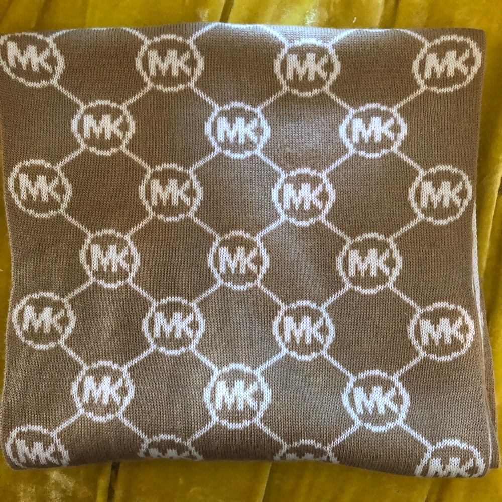 MICHAEL Michael Kors Brown and White Scarf